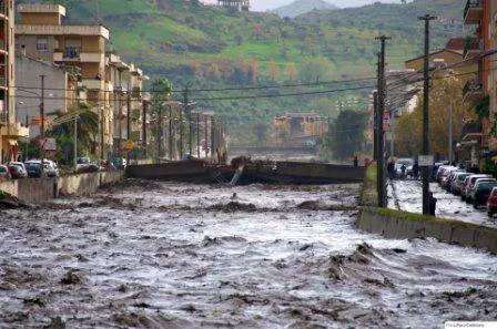 Messina nel fango. Il dramma di una nuova alluvione.