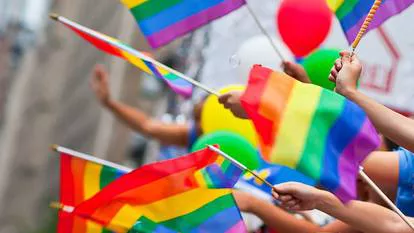 Liceo per omosessuali: è aperta la polemica