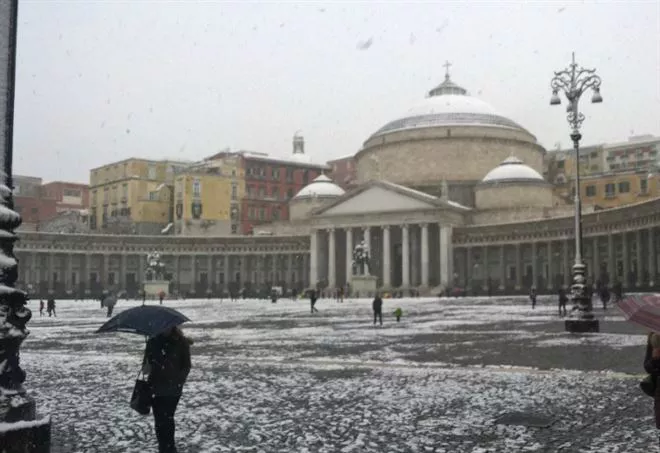 Neve a Napoli: scuole chiuse domani 28 febbraio
