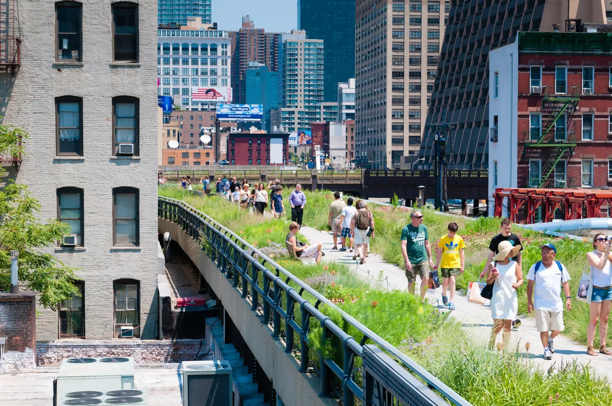 High Line di New York, la ferrovia si trasforma in una piazza