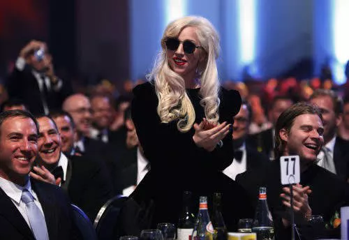 Lady Gaga: Sono stata anche io una vittima del bullismo.