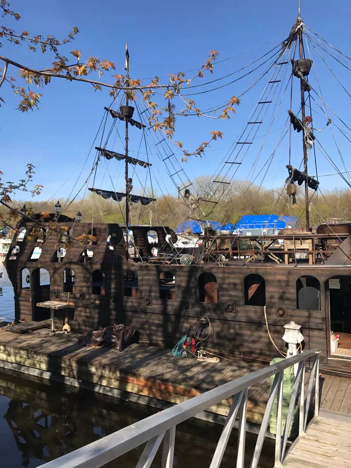Affitta una nave pirata sul Mississippi con Airbnb