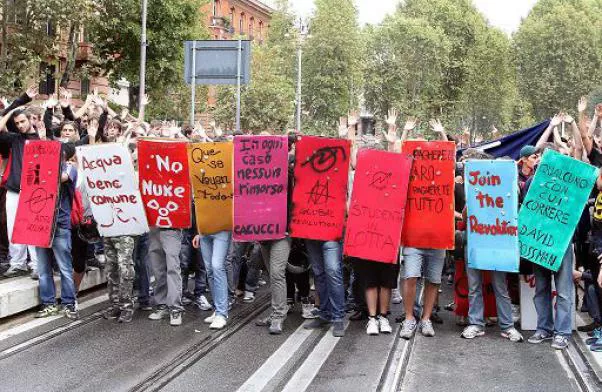 Cortei studenteschi: è il caos in tutta italia