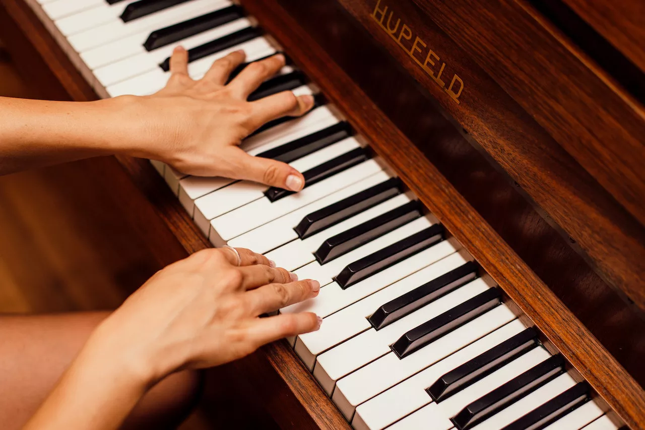 Studente non vedente dalla nascita consegue la laurea triennale in pianoforte: è il primo in Italia