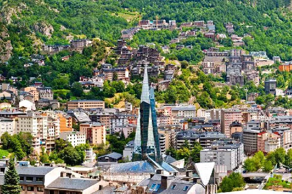 Andorra la Vella: cosa vedere e cosa comprare
