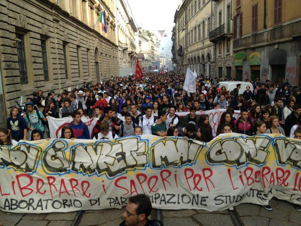 12 Ottobre: gli studenti sono in piazza
